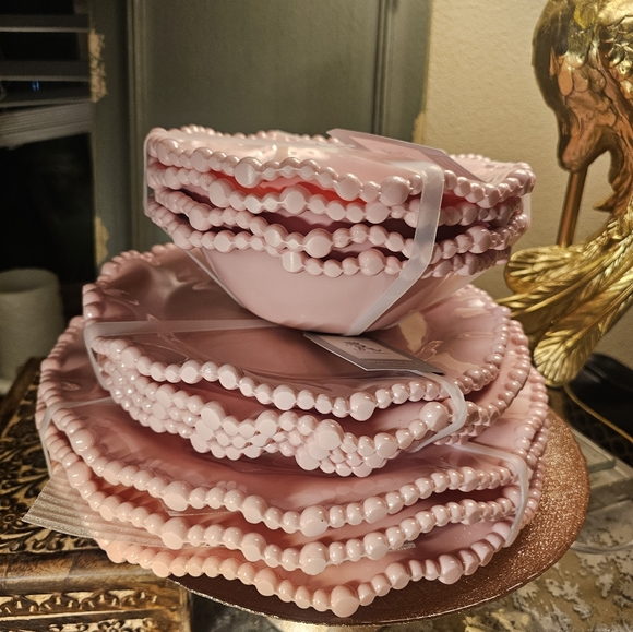 Elegant Pink Beaded Dinnerware Set - Picture 7 of 8